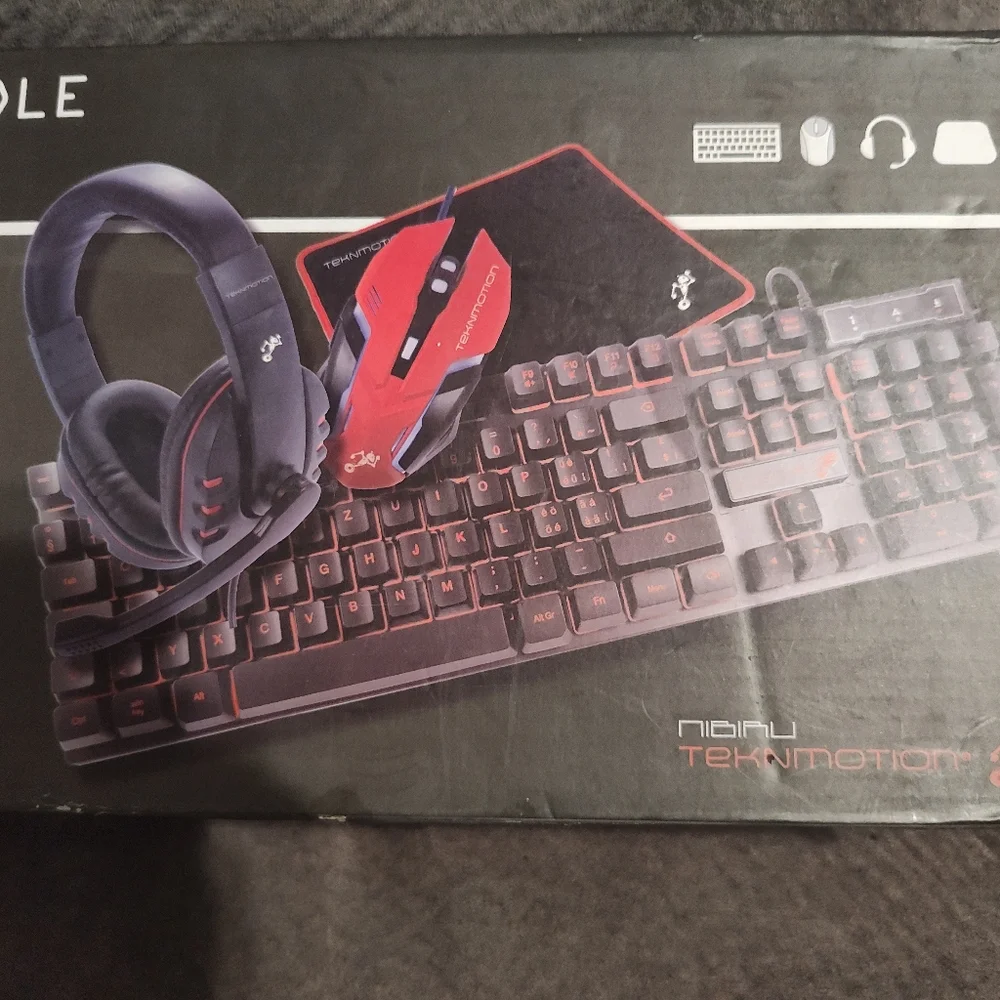 TekNmotion Nibiru 4-In-1 Gaming Bundle Keyboard Mouse Headset